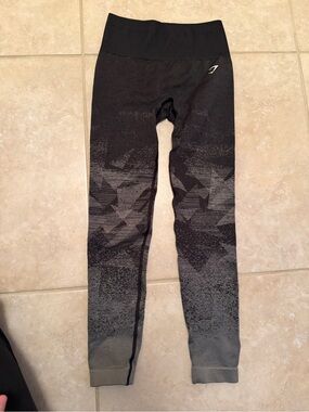 Gymshark Black and Gray Ombre Seamless Leggings XS